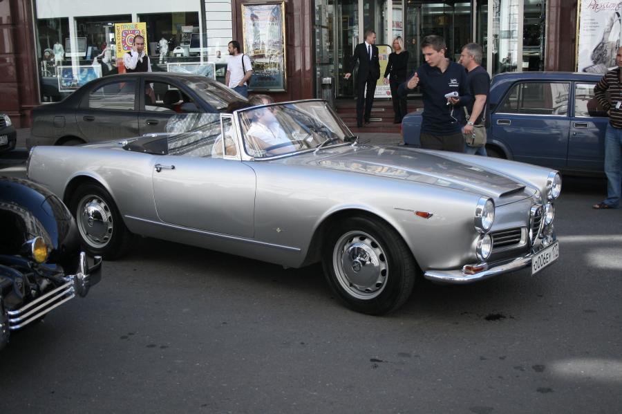  Alfa Romeo 2600 Spider (106) 1962 года  (фото 5 из 39)